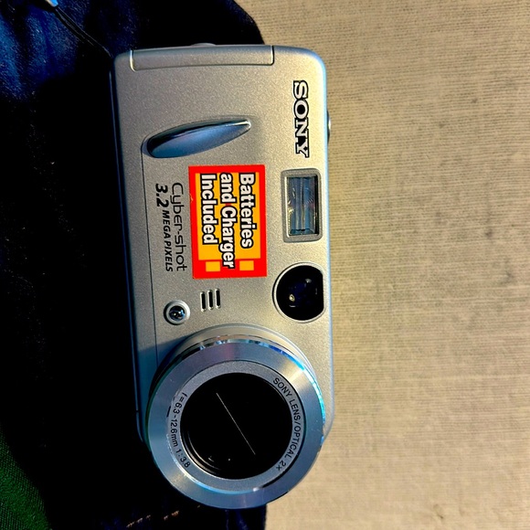 Sony Cybershot 3.2 Mega Pixels